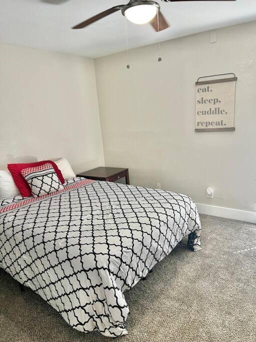 Lovely 2-Bedroom Condo Next To At&T Stadium Арлінгтон Екстер'єр фото